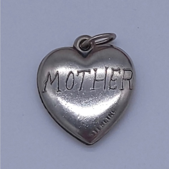 Silver Lucky Pendant - Picture 2 of 3